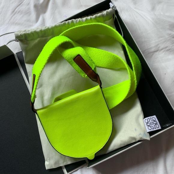 Loewe smiley heel crossbody handbag - Picture 2 of 3